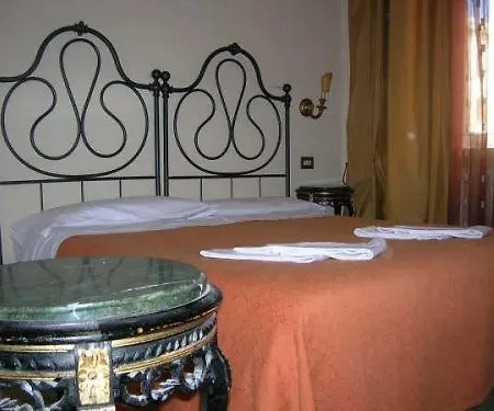 Marta 2* Rome
